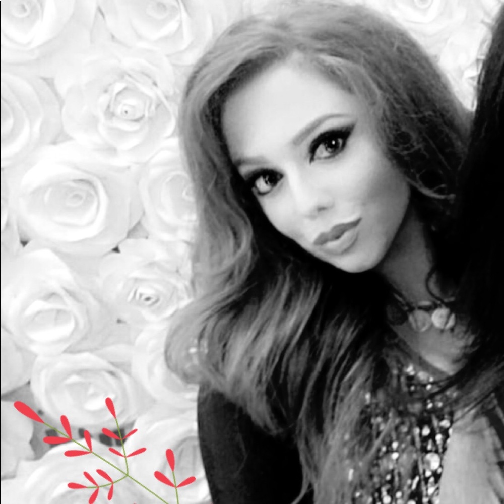 Meet your Posher, Nina